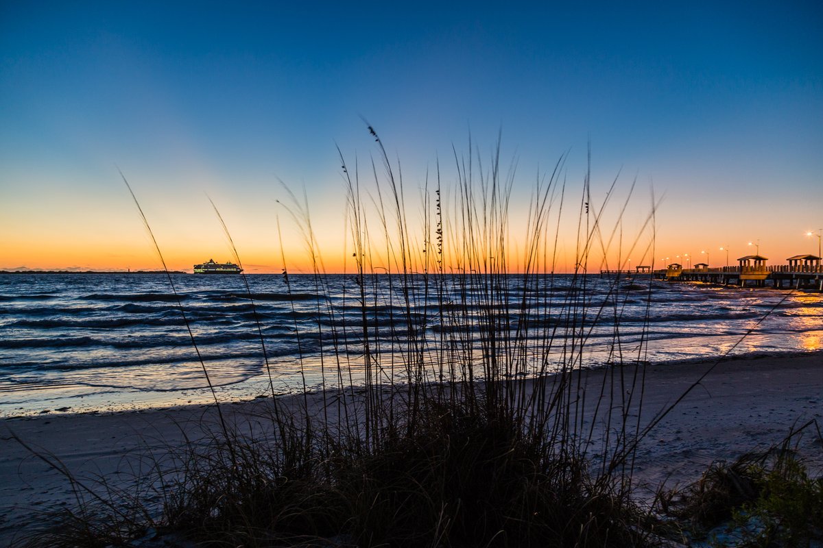 JohnGetchel's tweet image. Photo challenge, in your photo, let the foreground speak!