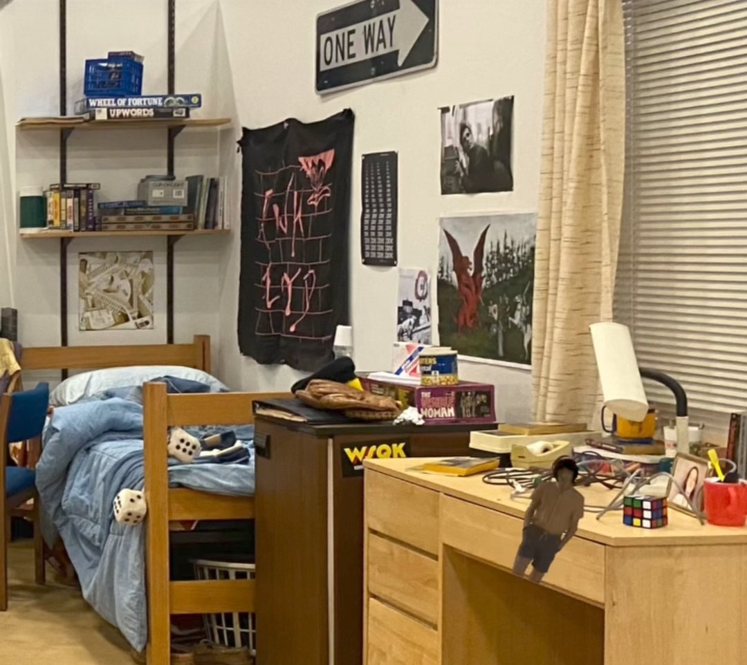 themindflayer's tweet image. THE POSTER OF JACK KEROUAC??? BISEXUAL WRITER JACK KEROUAC??? OH MIKE 😭😭😭