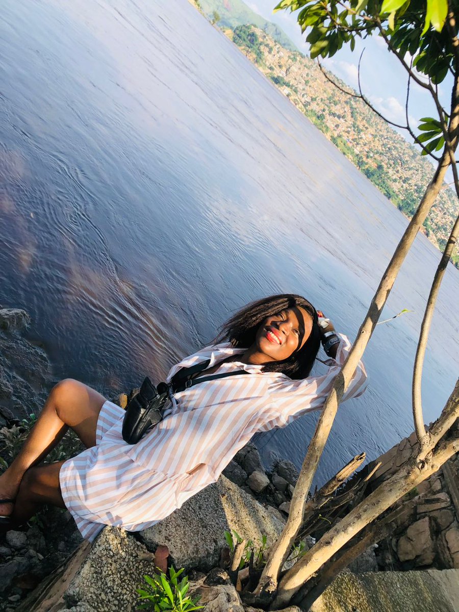 Vous avez besoin de personne au tour de vous pour profiter de la vie quand vous le pouvez passer le temps avec vous même loin du quotidien et du taf🧘🏾‍♀️ apprenez à faire une pause chaque année pour vous offrir un peu des vacances après un long moment travail...✍🏾🇨🇩
#Matadi