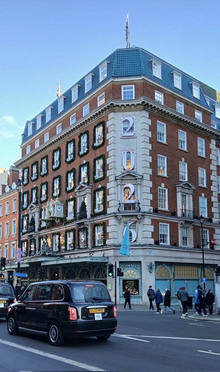 Andrew Linlathen tweet media