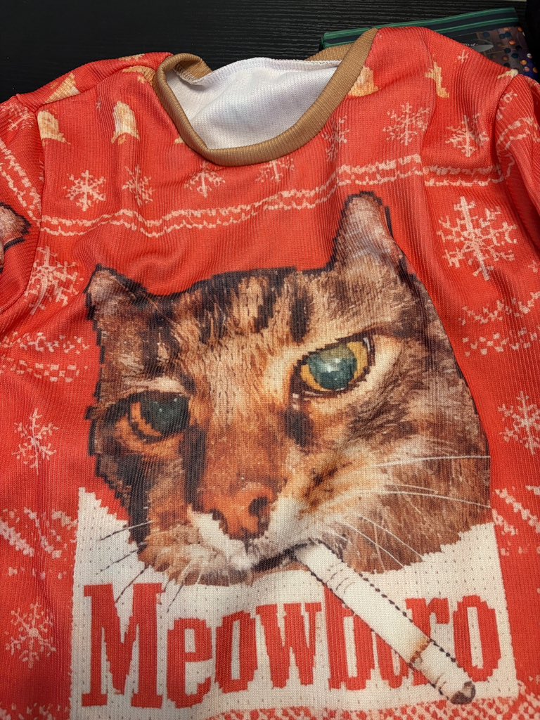 Jake007__'s tweet image. I swiped up to get iced up (2 nonillion% polyester btw)