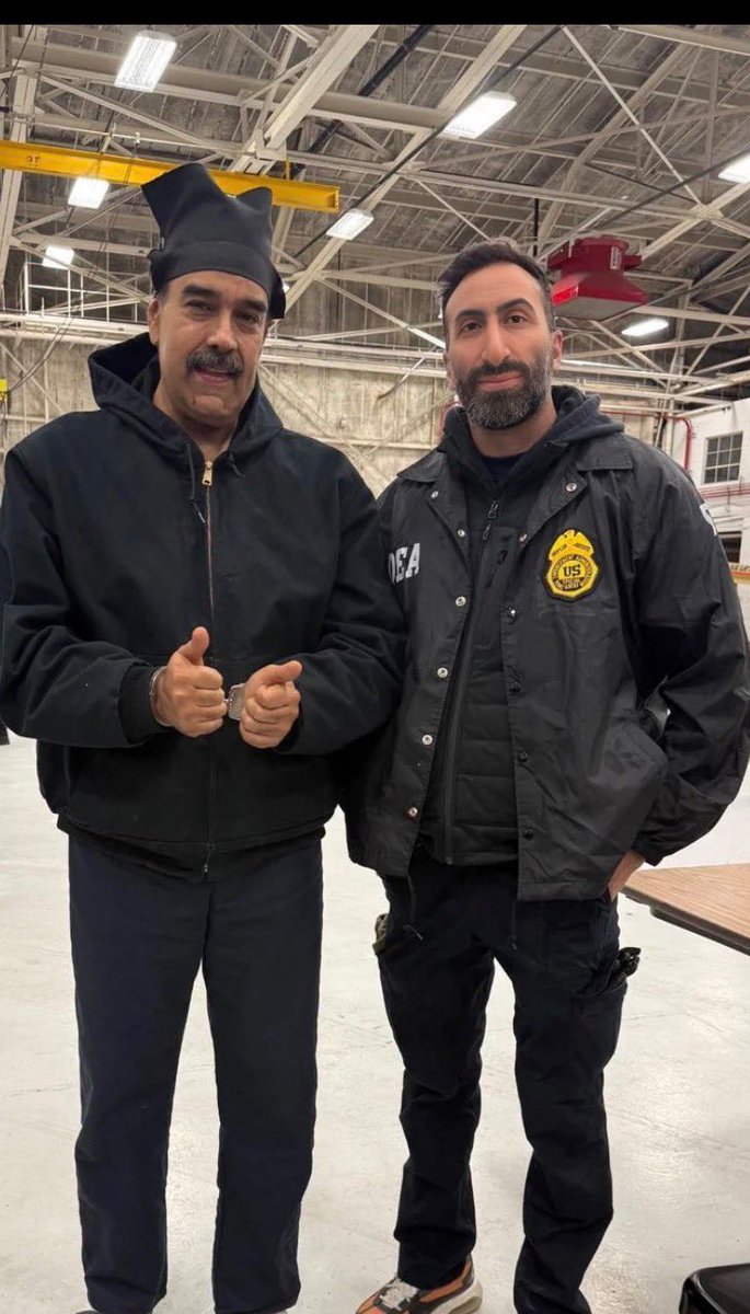 <a href="/Moonface6969/">Zara Frenly 🍂🍃🍁</a> <a href="/abierkhatib/">Abier</a> He’s halfway there lol