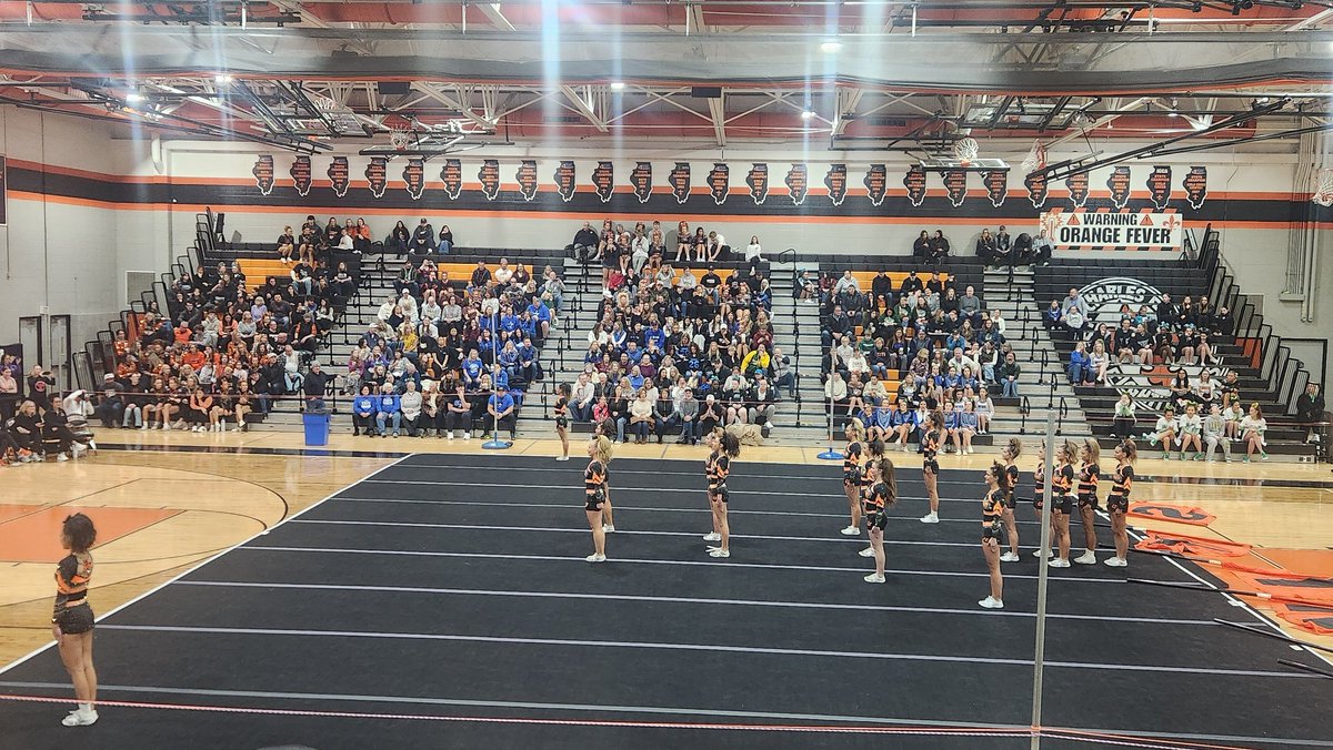 StCharlesEast's tweet image. Great performance today Lady Saints Cheer!  @coachjohnnieb @STCECheer @STCEathletics #SaintsPride⚜️