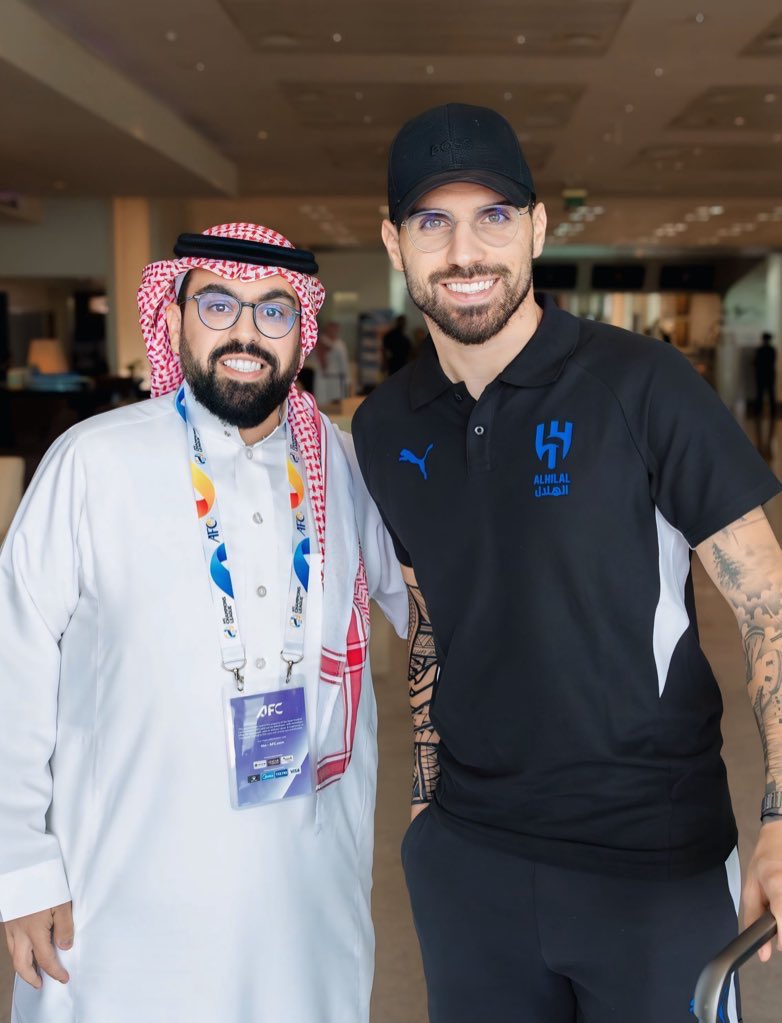 روبين نيفيز :

إذا كنت سأبقى في السعودية لن يكون لغير #الهلال .