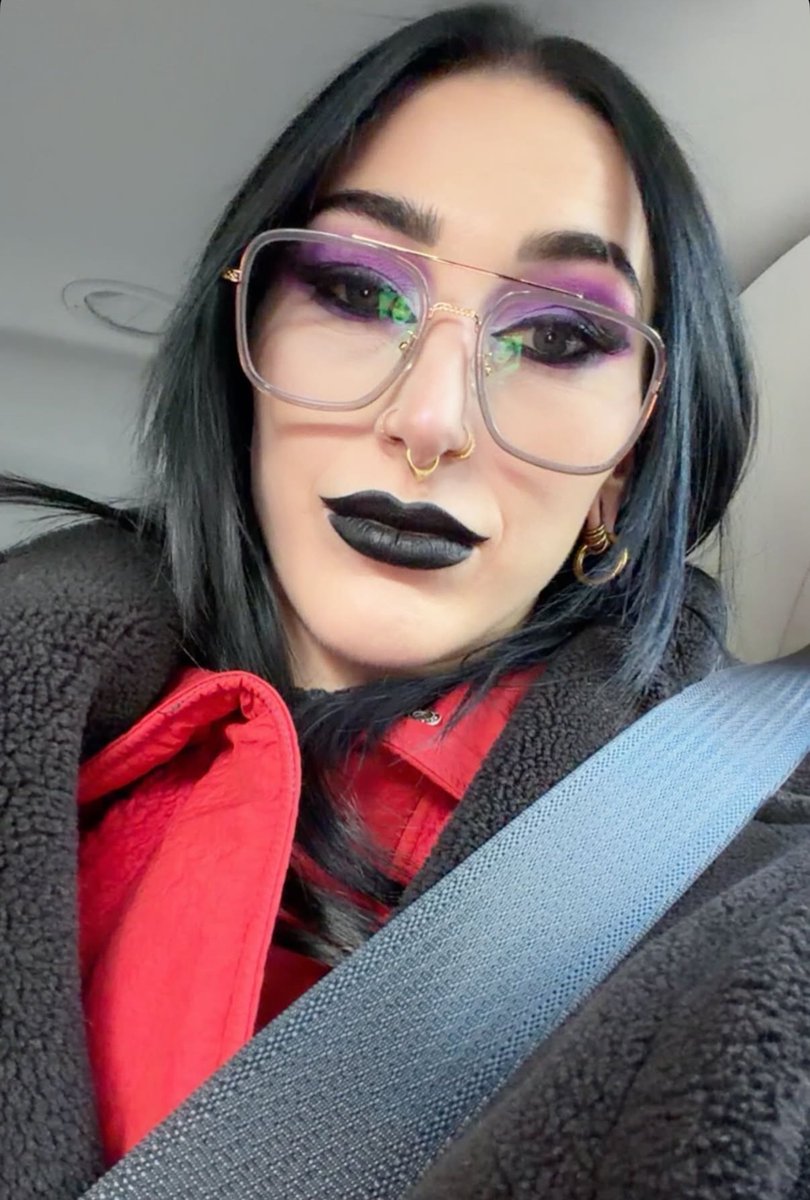 Rhea Ripley shares new photo 🤳