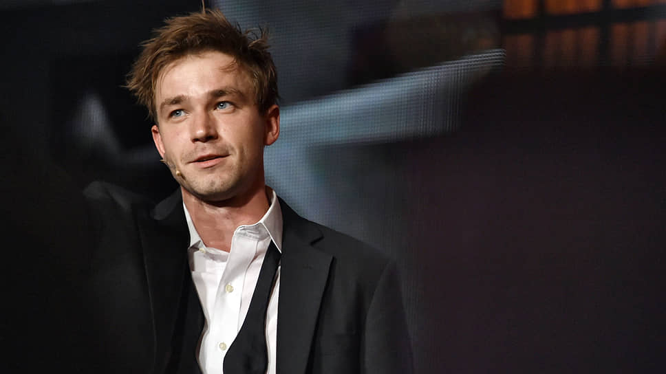 В перерывах фильмов с Петровым крутят рекламу с Петровым.