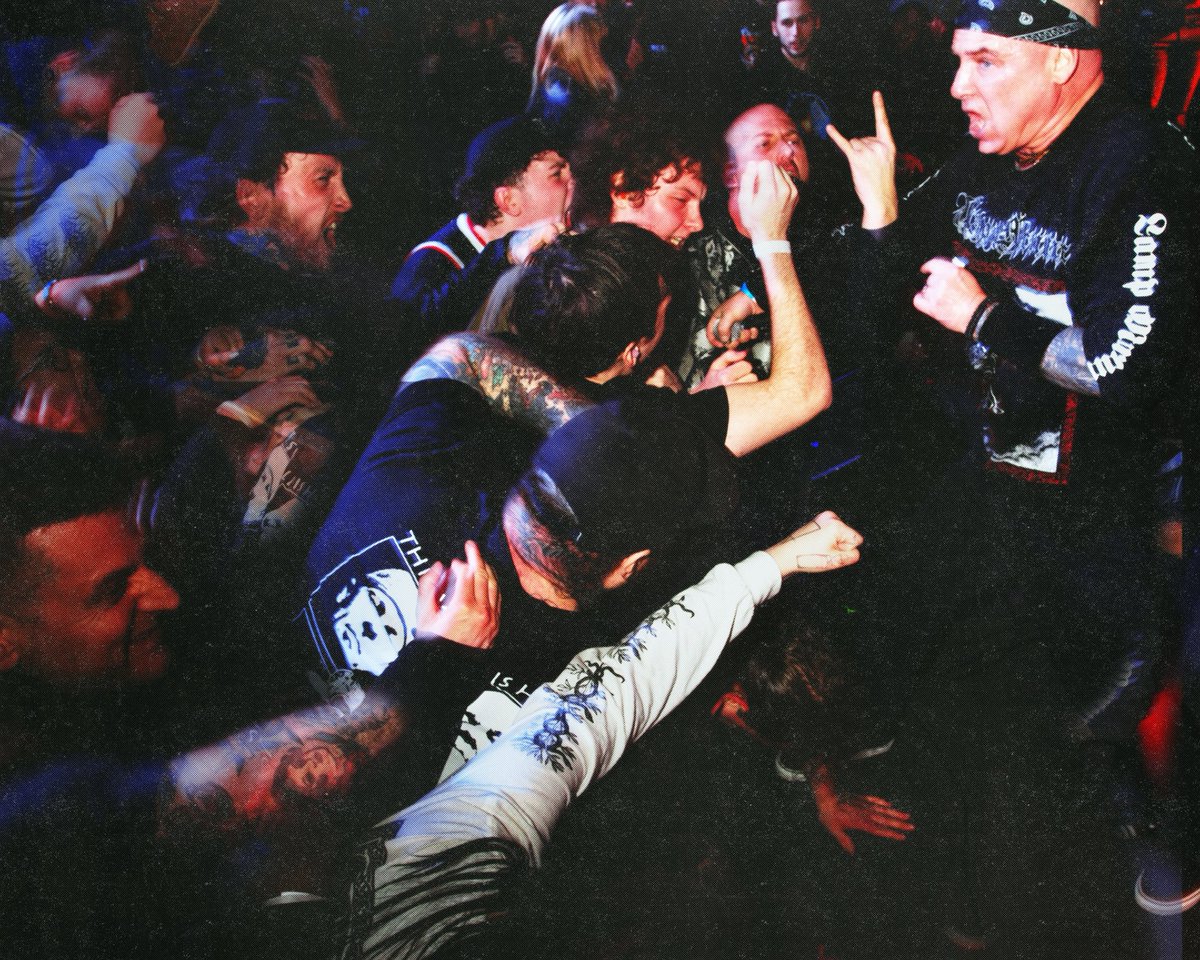 joan of arc'teryx tweet media