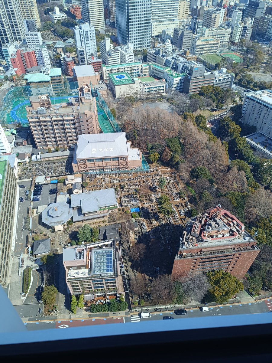 viajantescl's tweet photo. Las vistas desde lo más alto de la Torre de Tokio en Minato te hacen entender lo enorme que es esta ciudad 🗼
Tokio no se termina nunca.
Un clásico que sigue valiendo cada yen.

#TorreDeTokio #Tokio #Japón #Viajes #ViajantesCL https://t.co/MrrbB25zu3