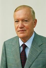 Vaira Vīķe-Freiberga

Kārlis, Linda un Indra Freibergi

Ivars, Alise, Austra un Ritums Freibergi

dara zināmu, ka mūsu mīļotā vīra, tēva, vectēva un vīra tēva izvadīšana notiks

Rīgas Doma baznīcā, sestdien 2026.g. 10. janvārī plkst. 14.00.