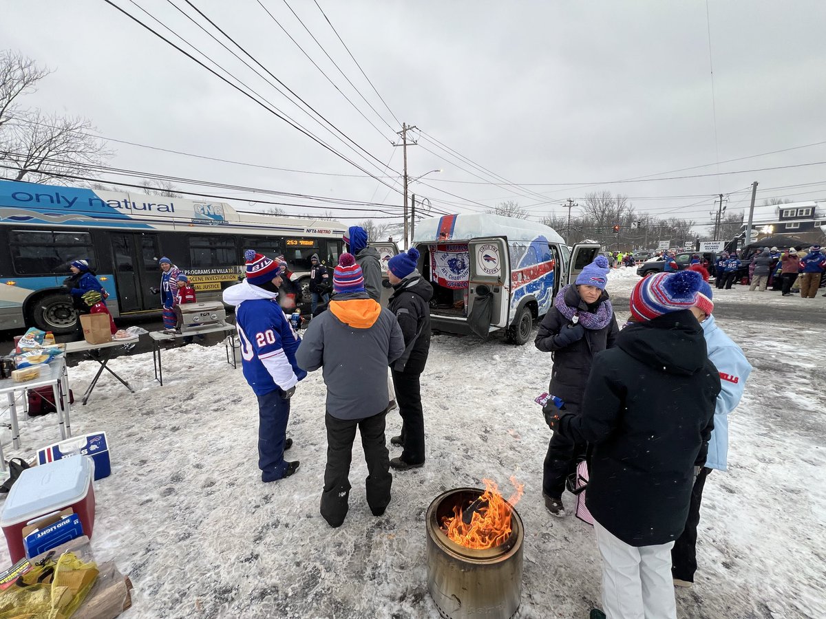 Lake Effect Van 🦬 tweet media