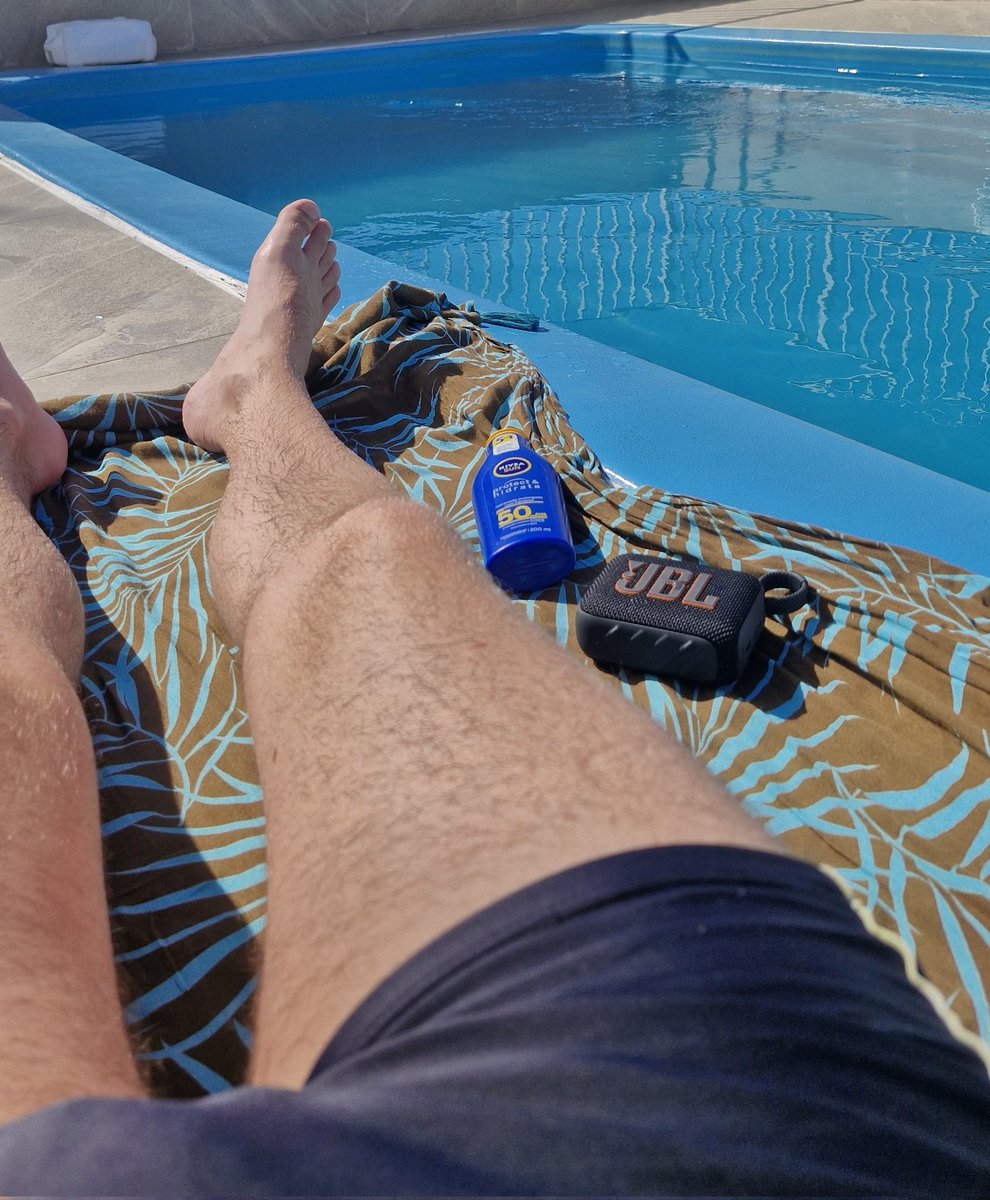ficaria encarando meu pezao na piscina?
