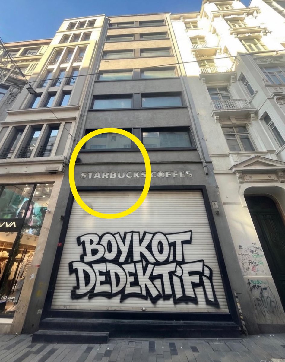 🇹🇷 Türkiye 'nin En işlek Caddesi
Taksim - İstiklal 'de Bulunan
3 Starbucks Şubesinin 2 'si Kapandı ⚠️

Boykota Devam 🇵🇸