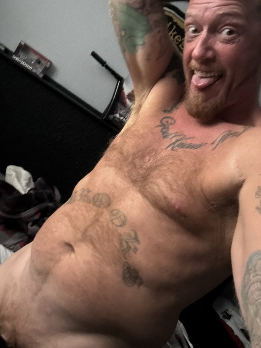 GingerDaddy76's tweet photo. Cum follow me on TT @followers 

https://t.co/DeZYmp0LIo https://t.co/fF6PQJcB77