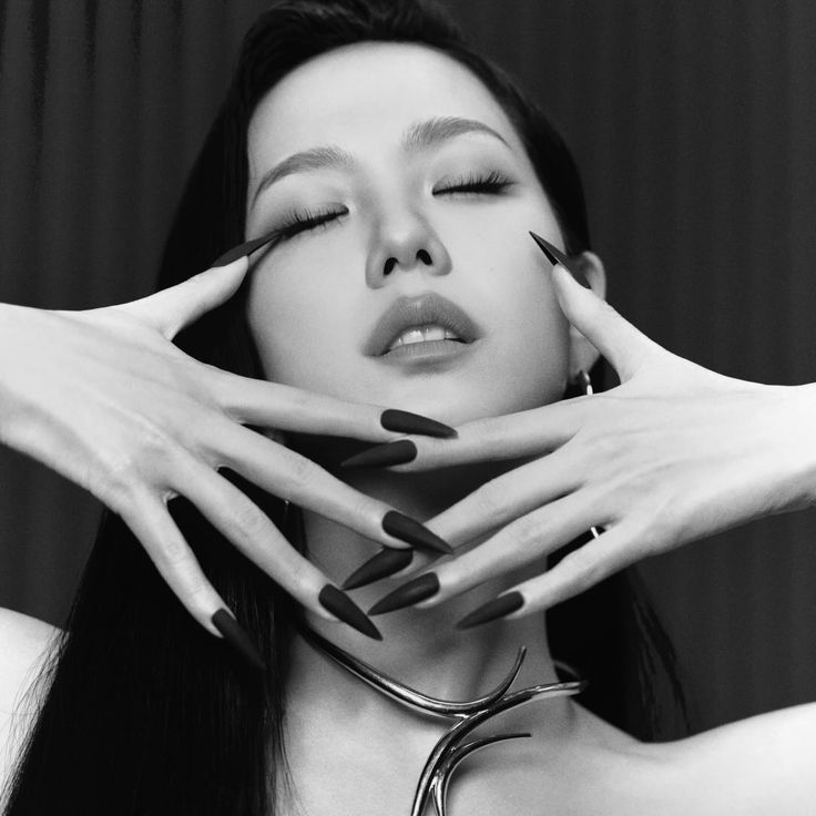 PopEmpirex's tweet photo. JISOO Confirms New Solo Music is in works and coming 'soon' https://t.co/8HcUVeiPtW