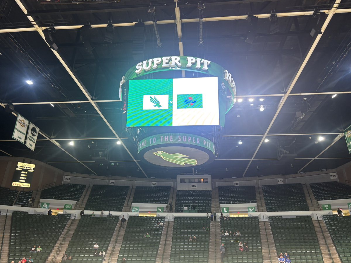 mgrnpxp's tweet image. Sunday afternoon hoops at the FSP for @MGSNetwork as @MeanGreenMBB takes on red hot Tulsa. Mean Green D is #11 in scoring defense, Hurricane is #2 scoring at 89.9 ppg. If you cannot get here, get yer ears on the ball via @khyi and the Varsity App. 2:30 pre, 3pm tip!