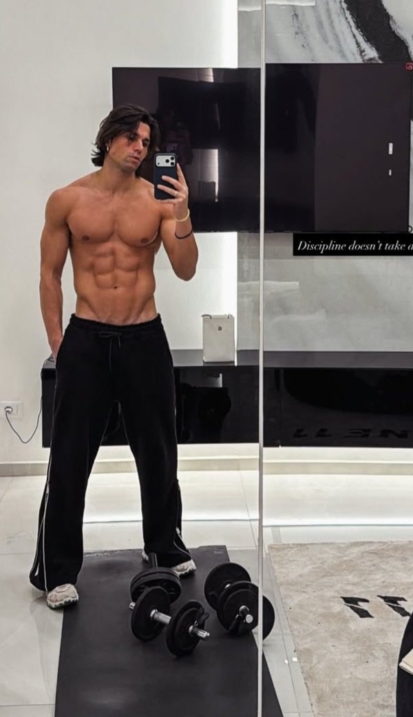 Sara1️⃣1️⃣🖤 (@awonderfulday21) / Posts / X