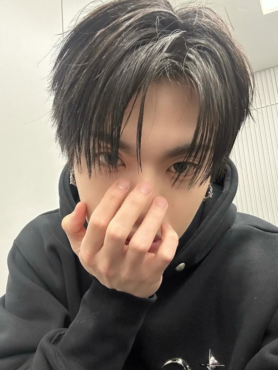 lycchive's tweet photo. xikers_official IG ☆ 2026✌️ https://t.co/iKKK5T9pCA