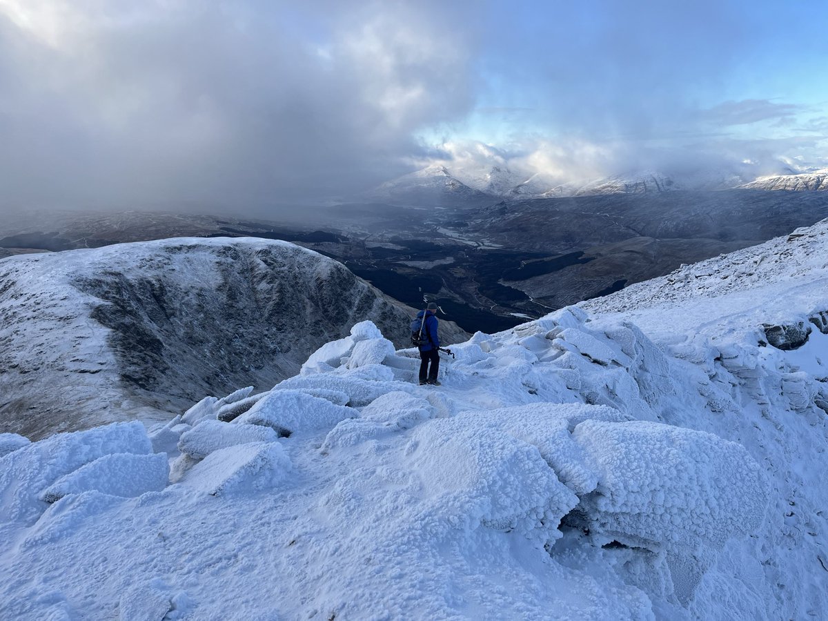 ratherbrunning's tweet image. Ben Lui and Beinn a Chleibh. Proper Scottish winters day ❄️ Unbelievably the clag and snow showers lifted just as we got to the top. Cracking day to have the hills to ourselves 🏔️❄️💜 #munros #round2