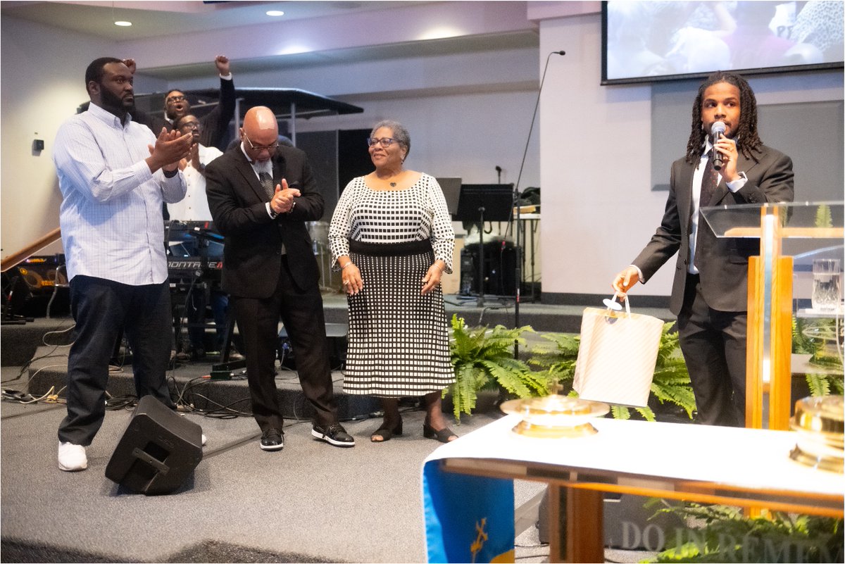 🙏 We started the year with our first worship service at a new time and with a new energy!
We are grateful for the leadership of Brenda Hankins, Kendall Washington &amp; Phil Shaw leading our Music Ministry and welcome Christian Branham as our new Creative Director of Worship &amp; Arts!