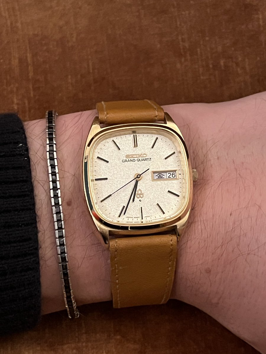 Bonsoir confrères passionnés 🫶

Je me sépare de quelques montres de ma collection. 🤗

- Montre - Lac de Genève - NOS - 220 euros 🍀

- Eska mécanique chiffres arabes &amp; Index immaculés - NOS - 790 euros 🍀

- Seiko Grand Quartz 1977 - 450 euros 🍀

DM 📩 

#LaTortueHorlogere 🐢
