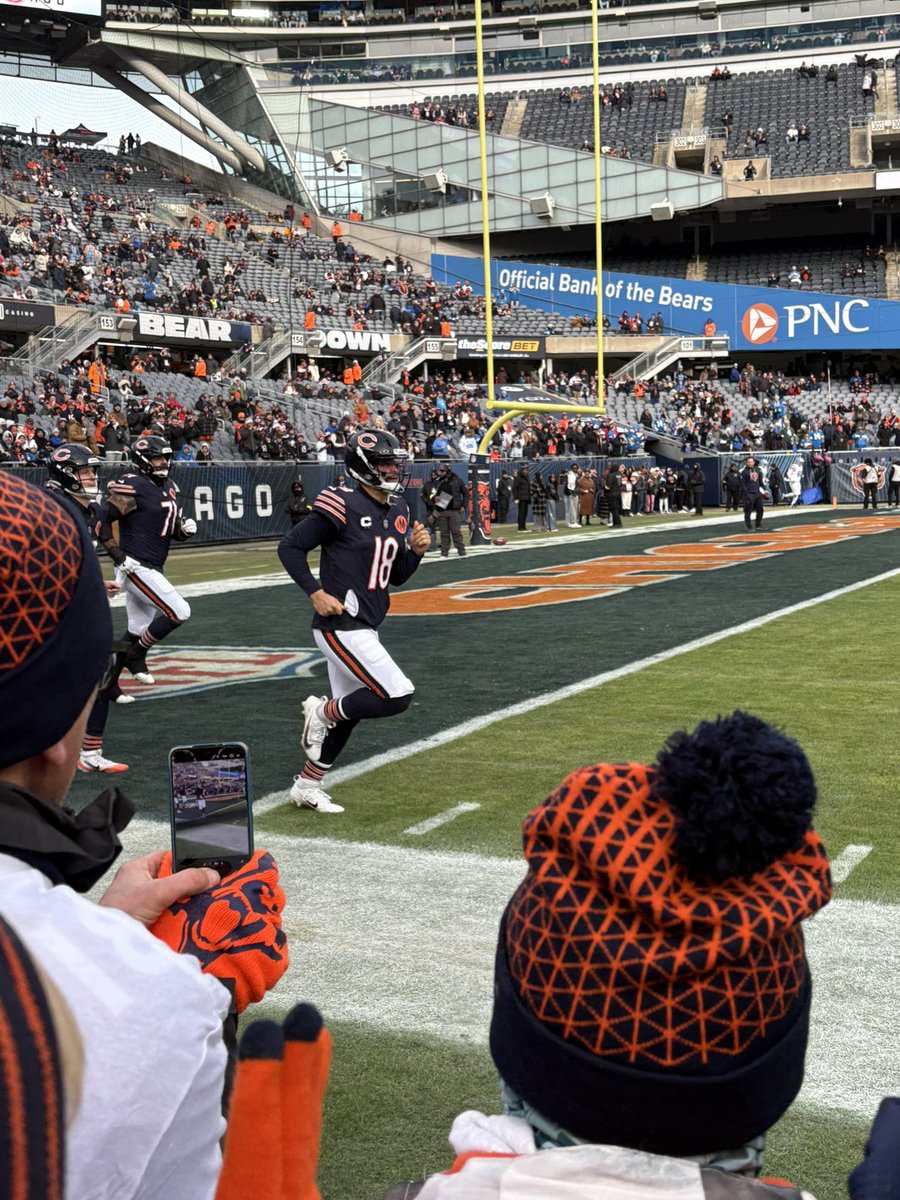 ChrisJelinek94's tweet photo. 🐻⬇️ https://t.co/ivKz88KSEJ