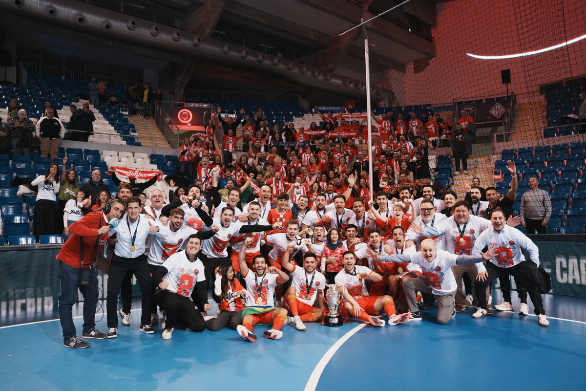¡Equipo y afición volviendo a hacer historia juntos! 🍍🏆

❤️🤍 ¡Gracias por siempre estar! ¡Gracias por nunca fallar! ¡Gracias por no dejar de apoyarnos! ¡Y gracias por viajar a Mallorca para no dejar al equipo solo! 

¡ÚNICOS! 🥹