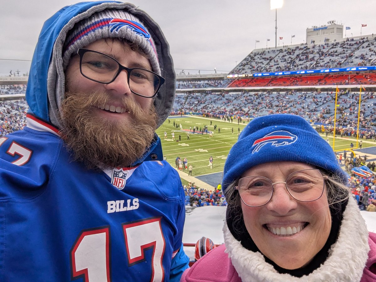 LeeGeiselmann's tweet photo. Where else would you rather be? @BuffaloBills @BuffaloPlus https://t.co/hLLLdDPsDX