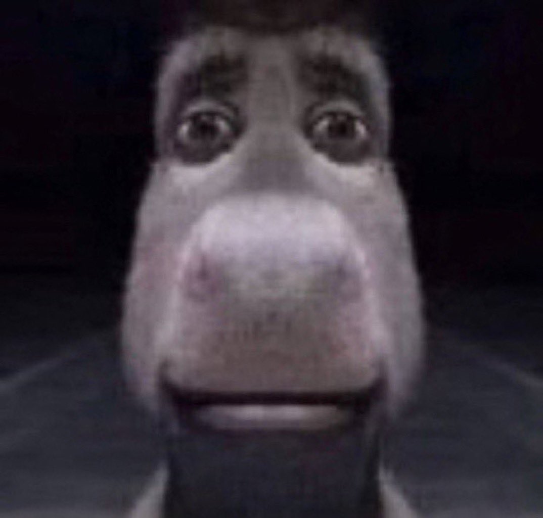 antoniocruxz's tweet image. Odeio quando to conversando com alguém de óculos escuros e me vejo no reflexo assim