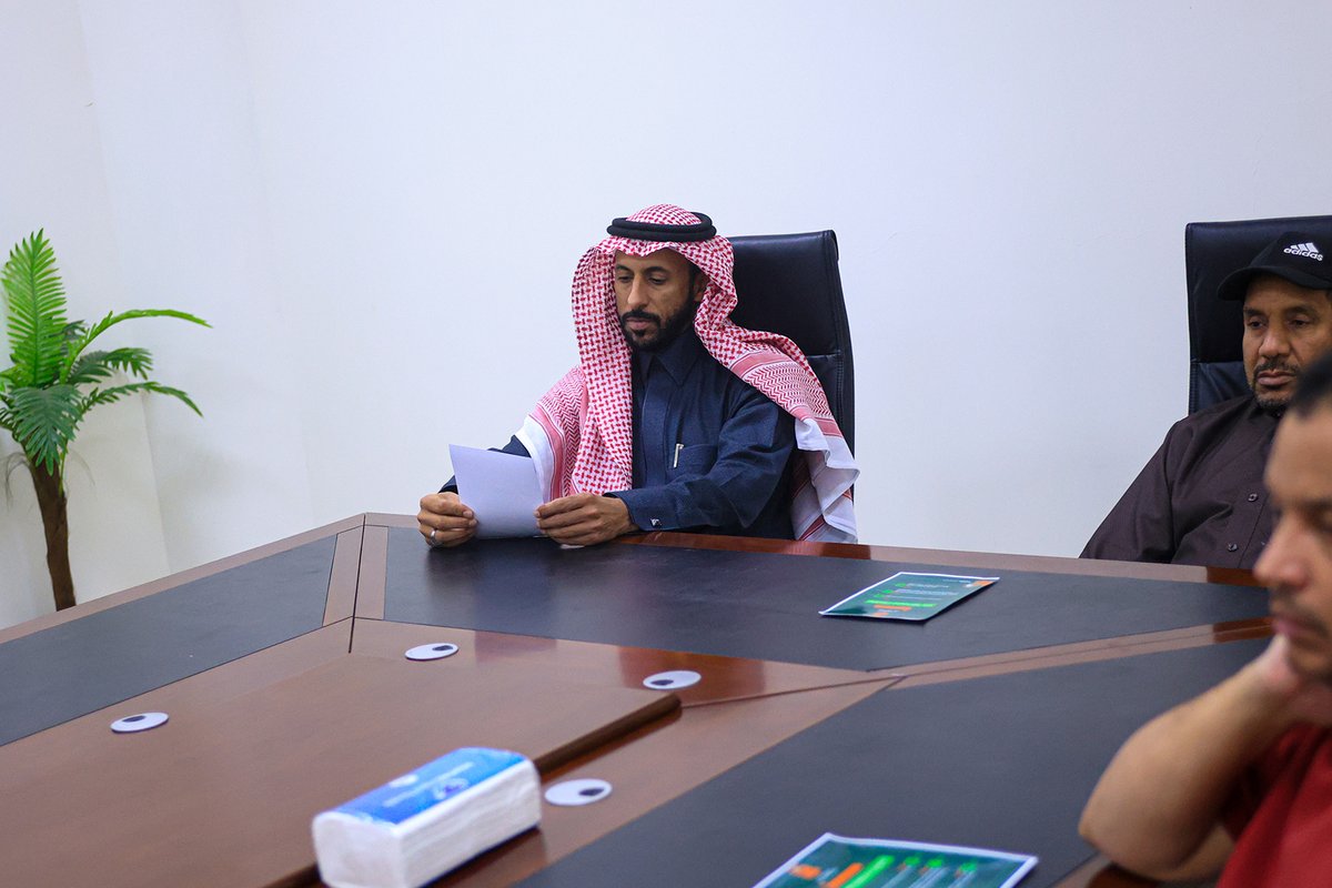 alrawdahclub's tweet photo. 🟩🟧

.
.

🗒 📸 | الـنادي ينـظم ورشـة لشرح الاستراتيجية الرسمية ( الـربع الثـاني 2026 ) قدمـها رئيـس الـنادي الأستـاذ مبـارك المعيويـد لموظـفي ومنسـوبي النـادي

التـفاصيـل 👇
https://t.co/6XjsTdOcAz

⁧#فارس_الاحساء⁩ ⁧#الروضة⁩ https://t.co/xHEudd6dSk