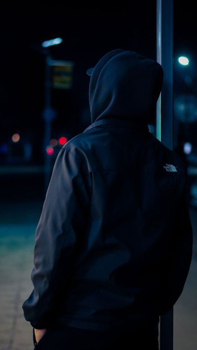 الله يعين اللي من الهم مغبون
 طبعه كتوم وداخله الف عله