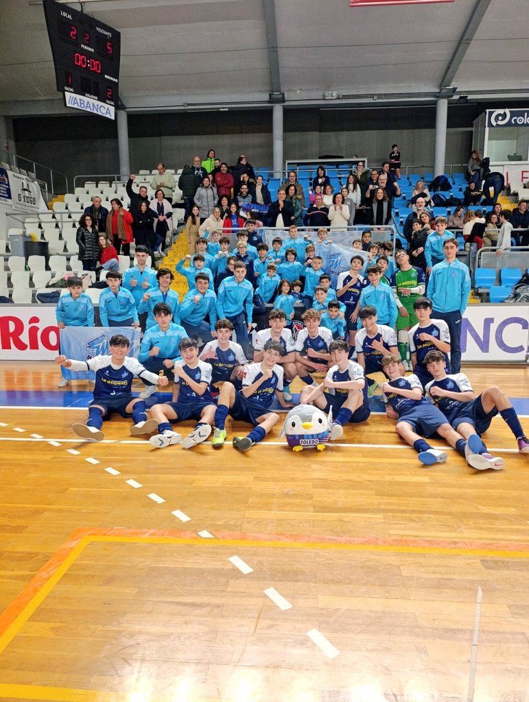 Moprisala's tweet photo. 🏆 Torneo Lugo Sala
▶️ Final CADETE
MOPRISALA 5-2 @troulafs 
⚽⚽ Rodri
⚽ Diego 
⚽ Magán
⚽ Torres
Victoria trabajada para conquistar el campeonato ante un buen rival que vendió cara su derrota y llegó a empatar dos veces el encuentro 💪🏻
Felicidades 👏🏻 
ADN Moprisala Ⓜ️⚪🔵 https://t.co/X5Ei2w0zOB