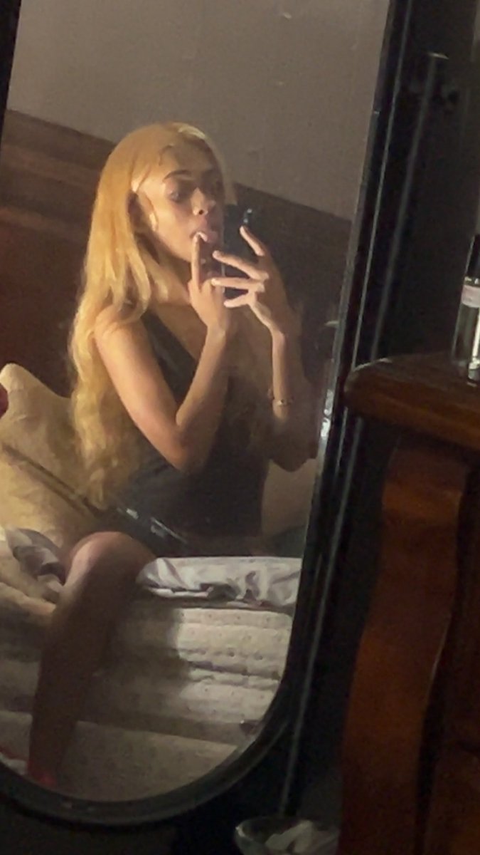 cwtivia's tweet image. twitch.tv/chaunaaa00 live now 🫶🏽 #StreamingNow #twitchstream #livenow