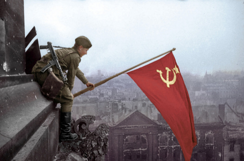 luanaraujo90's tweet photo. - O Ocidente observou calado a Alemanha Nazi começar seu ciclo de invasões e só fez algo depois de anos.

- Sempre lembrando que quem libertou o mundo dos nazis foi a União Soviética, depois de ser atacada pelos alemães.

 É triste demais saber que esse verme tem voz. https://t.co/4vXWsSLpw2