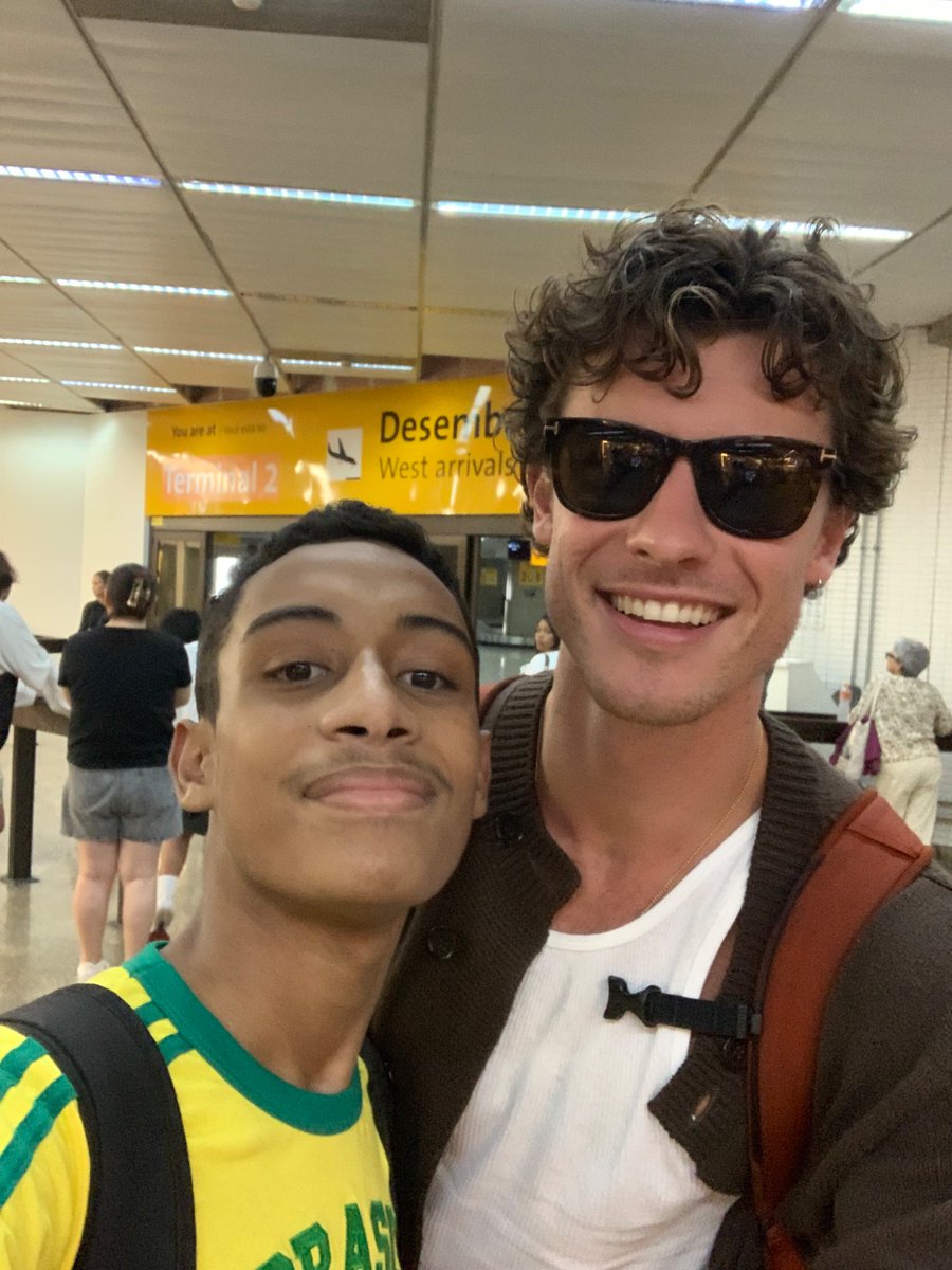 Vinni DO SHAWN MENDES tweet media