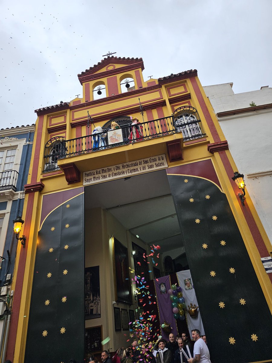 ✨ Una jornada compartida con nuestras queridas <a href="/HdadSalutacion/">Hermandad de La Salutación</a> y <a href="/SantaCruzMalaga/">Santa Cruz Málaga</a>, donde no han faltado chocolate, churros, música... ¡y mucha ilusión!

🙌🏽 GRACIAS, de corazón, a todas las personas que lo han hecho posible.

👑 ¡Vivan los Reyes Magos!

#CofradíasMLG #ArchiSangre