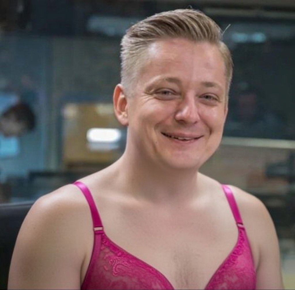 TuskRonald's tweet image. Czy znacie tego wyszczekanego w ząbek czesanego gnojka z peezelu?ToStefaniak.Mam info.Sieć aż huczy,że to klasyczny pedał.Ponizej podaję wiarygodny fragment dyskusji w sieci.A że prawda w oczy kole to przed chwilą ten dupek mnie zablokował.PODAJCIE DALEJ!NIECH LUDZIE WIEDZĄ!👙🎩