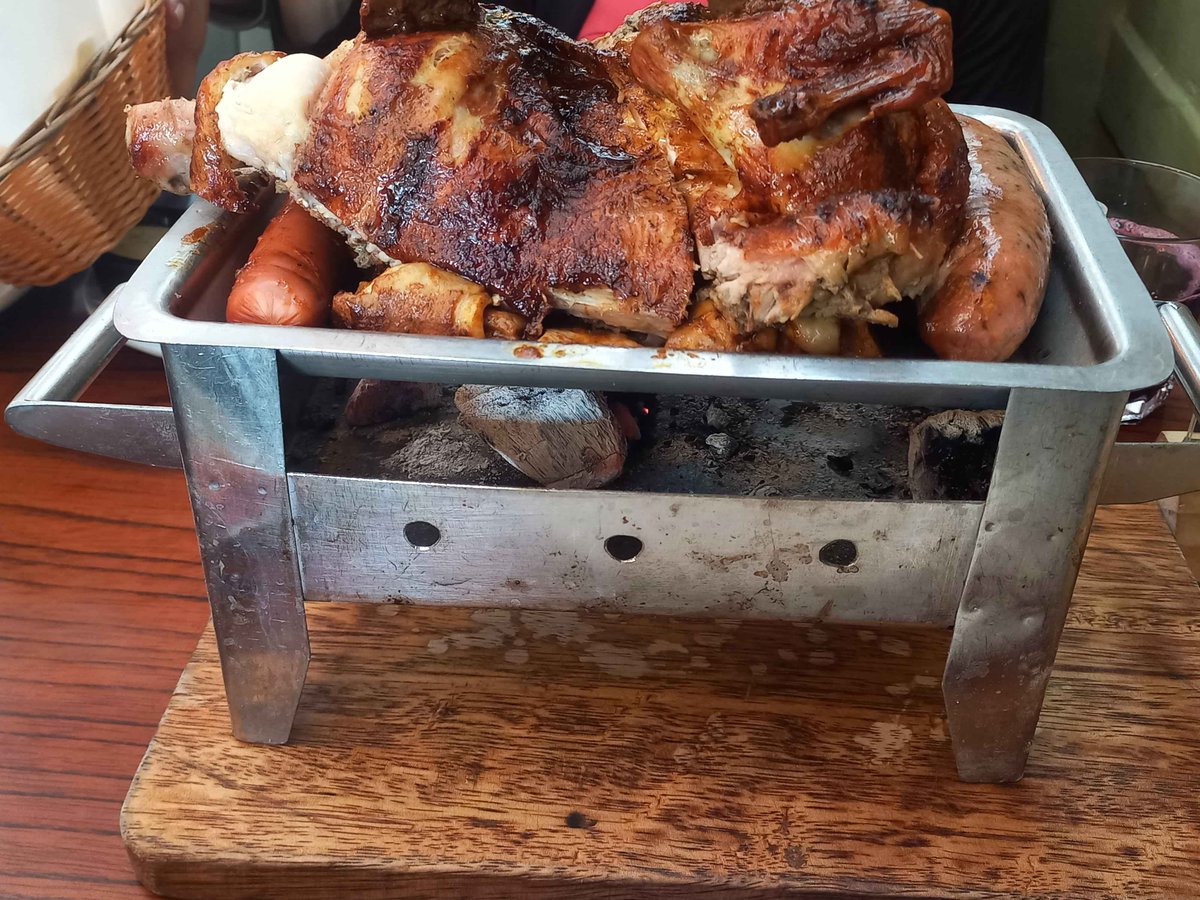El almuerzo del domingo, pollo a la braza con embutidos, espero esten pasando un bonito domingo