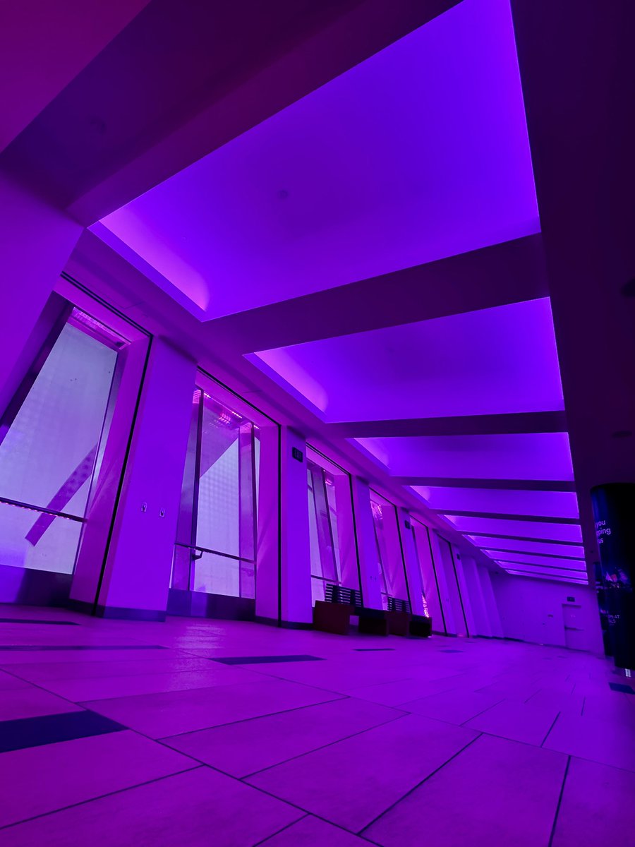 caidentity's tweet image. Enjoyed the surprise of a James Turrell exhibit in Vegas