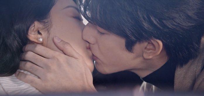 iaswck's tweet image. "Posso criar esse hábito? Toda vez antes de descer do carro."

AAAAA to amando essa fase deles🫶🏼

#ShineOnMe