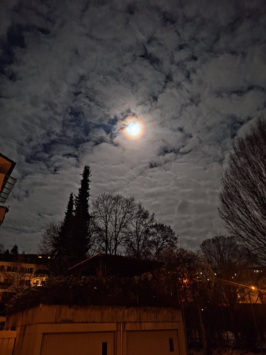 marc_bitumba's tweet photo. Even the clouds cannot hide the moon. https://t.co/X22Ugz5JuR