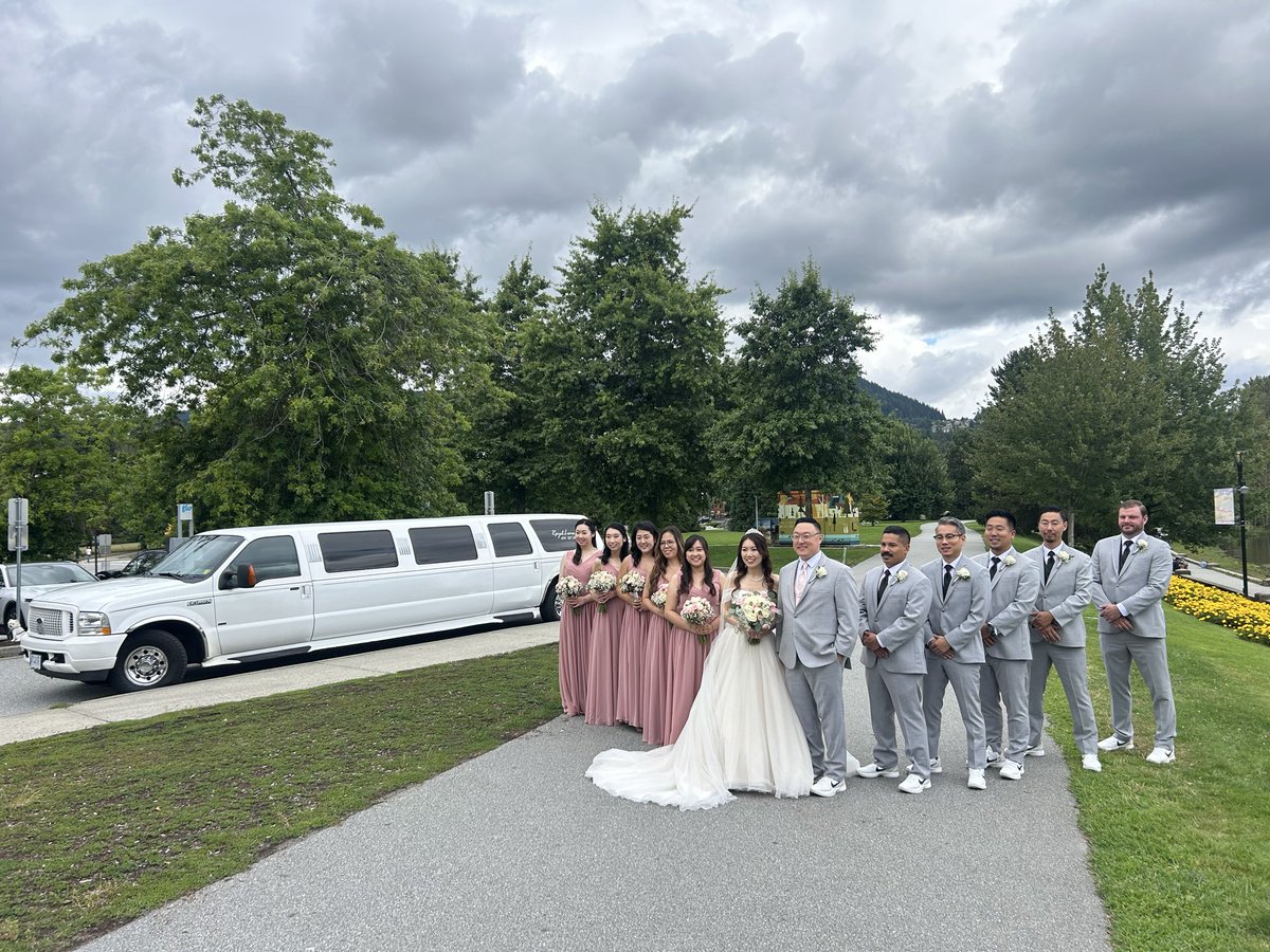 vanroyallimo's tweet photo. Looking for Wedding Limousine Services in Vancouver? 
Trust Royal Limousine Vancouver for elegant, reliable transportation that adds luxury and style to your wedding day. https://t.co/GqJ49K3VKC