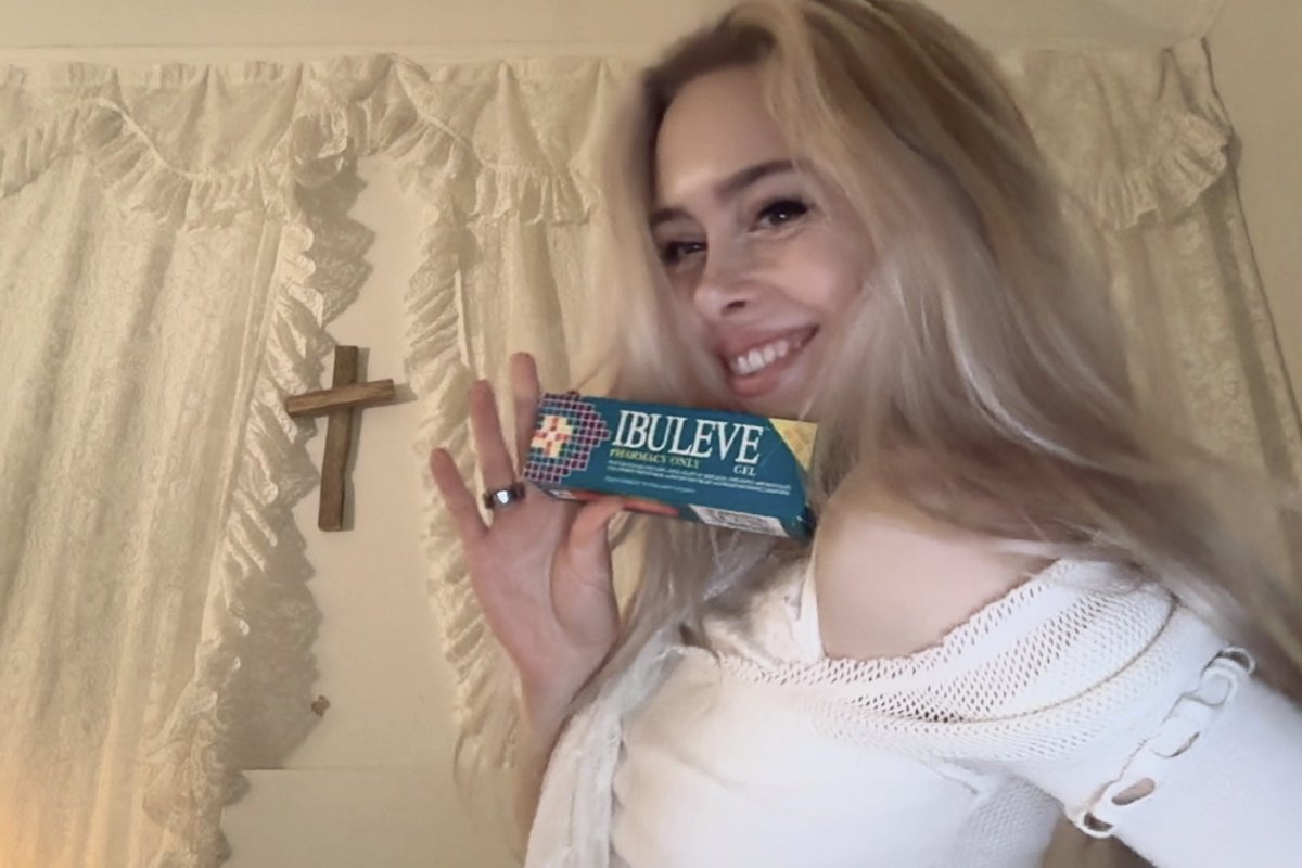 erin lecount tweet media