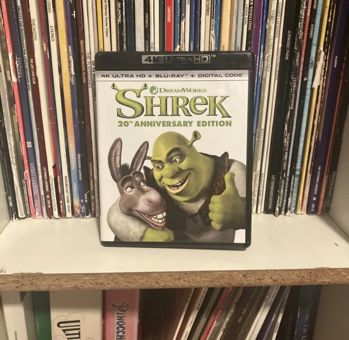 VHSDVDBLURAY4K's tweet image. **70K Follower GiveAway Time**

-One 4K UHD copy of Shrek 

Starting Now, Until 1/6 at 7PM 

Giveaway Rules:

Retweet + Like this post ￼
Follow me ￼