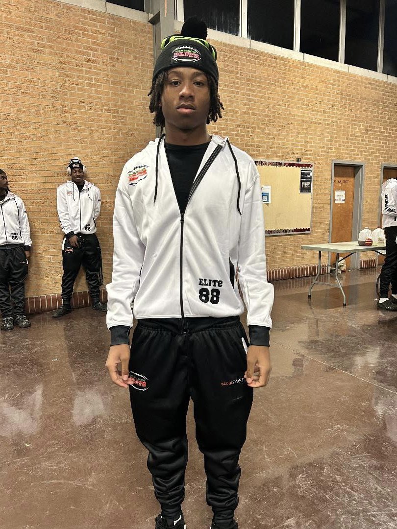 FoxCreekFB's tweet photo. BIG SHOUTOUT to Mekhi Quiller! 
Your hard work, dedication, and relentless hustle have paid off now you’re showing off your talent against some of the best players in the state! We’re proud of you!
#RecruitCreek‼️
#GoCreek🦊 https://t.co/EUZkUDpQbh