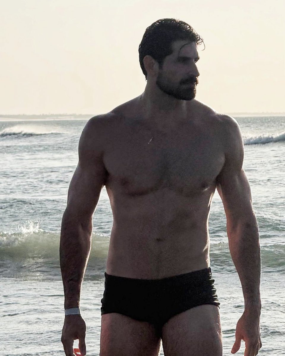 MENin4K's tweet image. OH DADDY...