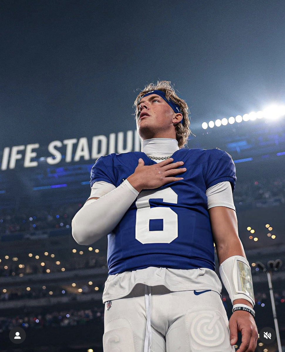 Finalizada a rookie season do Dart:

2.042 yds passadas
455 yds corridas

24 TDs
6 TOs (5int/1f)