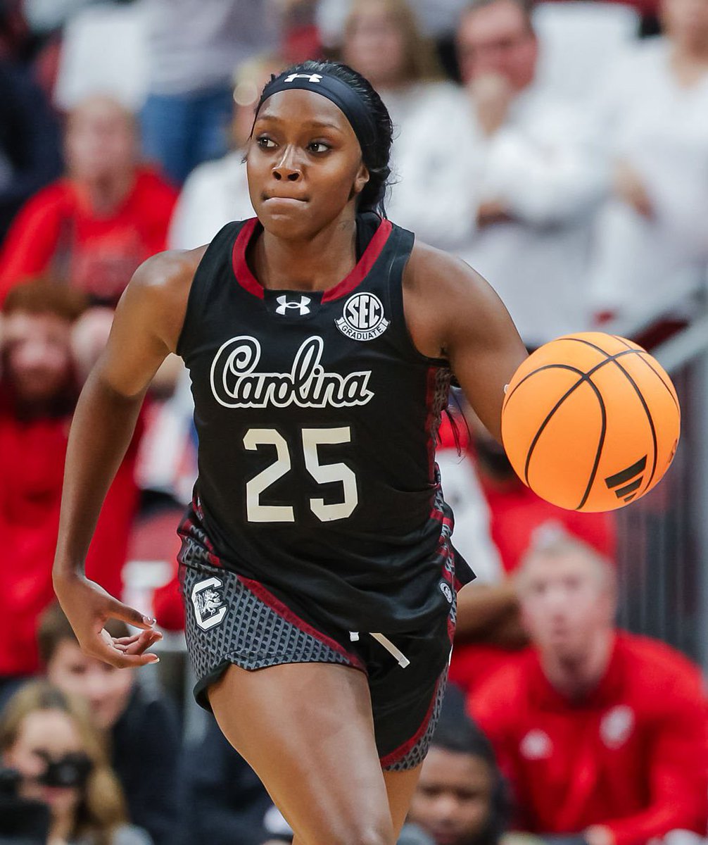 trendyhoopstars's tweet image. South Carolina’s Raven Johnson has opened SEC play with back-to-back 17-point performances, posting 17 points, 6 rebounds, and 2 assists in a 74–63 road win over Florida.

The Atlanta native previously recorded 17 points, 4 rebounds, and 5 assists in the SEC opener against…