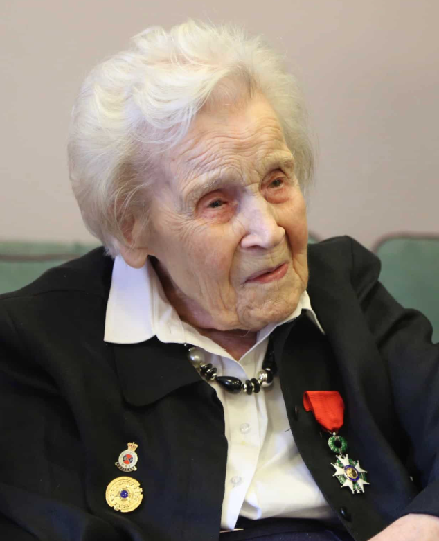 Helene Aldwinckle, a brilliant Bletchley Park codebreaker, cracked the ultra-secure Pink Luftwaffenführungsschlüssel key during WW2.

Her work enabled the Allies to decode critical Nazi air force messages.

This is her wartime story:
(🧵)