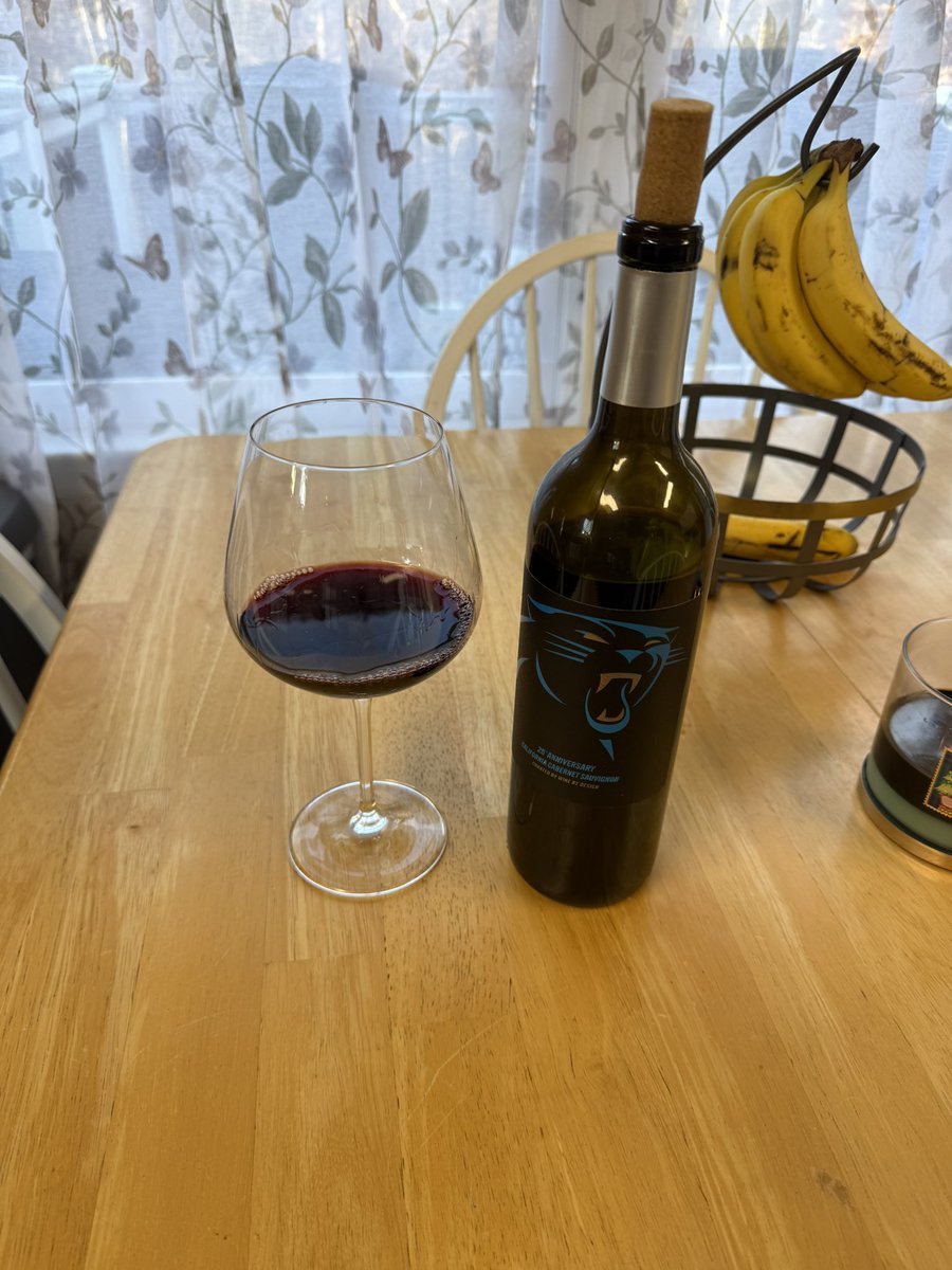 BenPutnam88's tweet photo. Been saving this one since I was gifted it in 2019 and promised myself I would open it the next time the @Panthers made the playoffs. Took longer than we probably wanted it to but such a happy day as a Panthers fan. Keep Pounding! https://t.co/pb1hEy69uL
