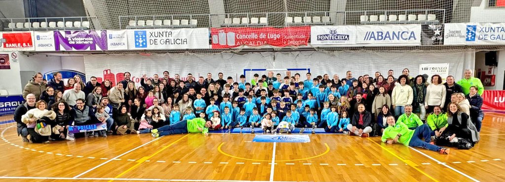 Moprisala's tweet photo. 🏆 Torneo LugoSala
Y gracias a nuestra marea azul Ⓜ️⚪🔵 que un año más se desplazó masivamente para disfrutar del torneo y animar a los chicos 👏🏻
Nuestras familias son sin duda el motor de nuestro proyecto 🥰
Buen viaje de regreso para todos 🚍🚘
ADN Moprisala Ⓜ️⚪🔵 https://t.co/e4Vq8RAzfR
